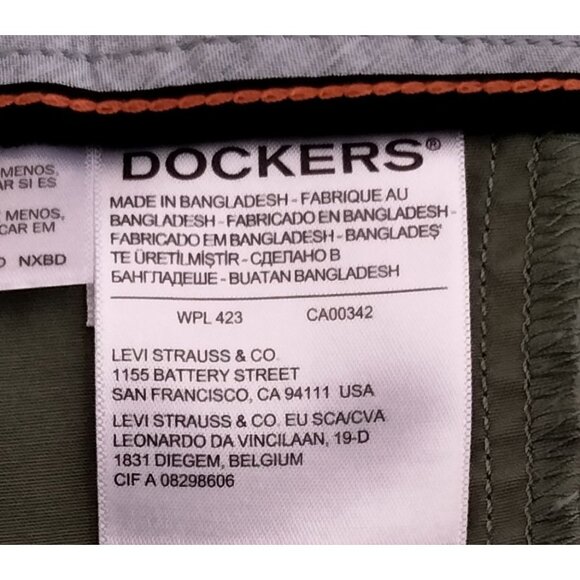 Dockers Supreme Flex Ultimate Mens Green Shorts Size 44 Classic Fit - Picture 10 of 12